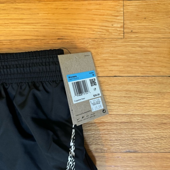 Nike Women’s Running Shorts - Picture 2 of 3